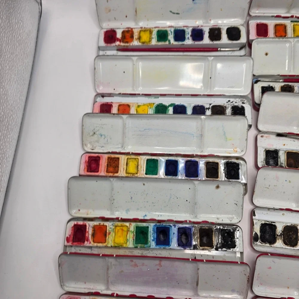 Binney & Smith Arcadian No. 525 Watercolor Paint Set Vintage Red Metal Tin 12pk